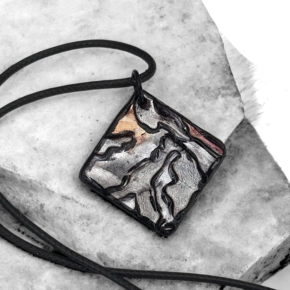 5 For $25💫Whimsigoth 3-D Metallic Pendant